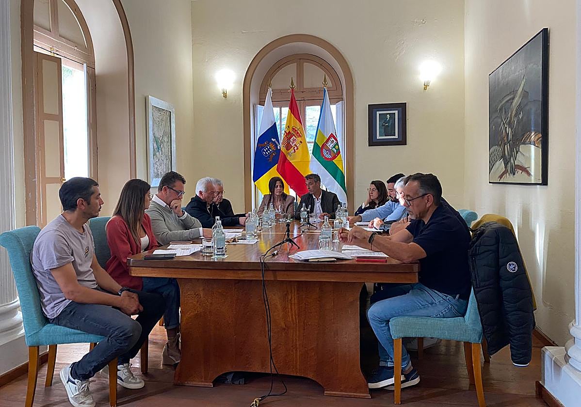 Pleno de este viernes en Haría.