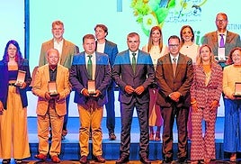 Foto de familia de los Premios Viera y Clavijo de este año.
