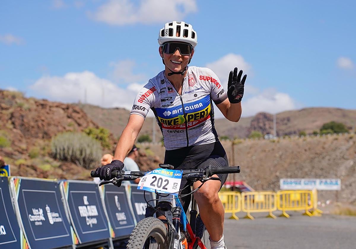 Imagen principal - 1.- Manuela Muresan. 2.- Sergio Marrero TGC Bike 2025. 3.- Vanessa Lessa TGC Bike 2025.