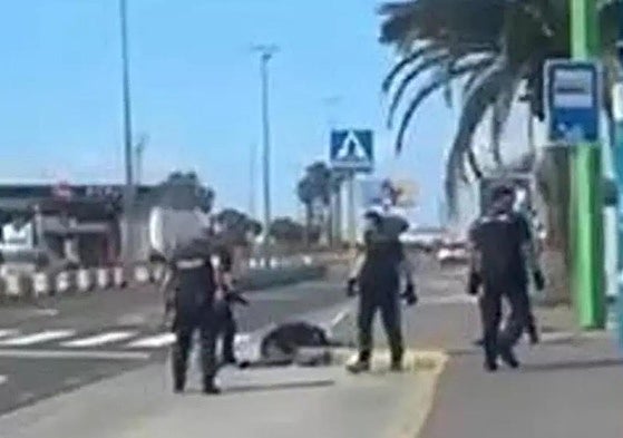 La Policía abate a tiros a un hombre tras un intento de robo con violencia en el Aeropuerto de Gran Canaria