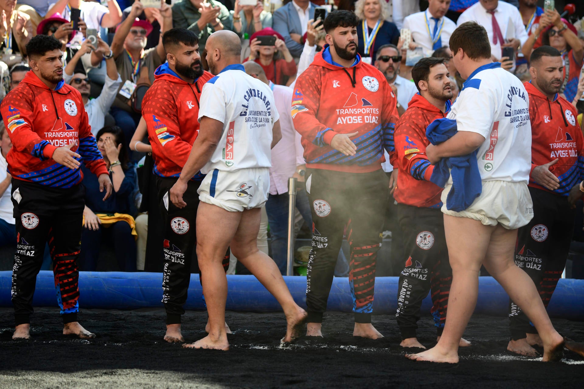 Luchada histórica en Madrid sobre las cenizas del volcán de La Palma