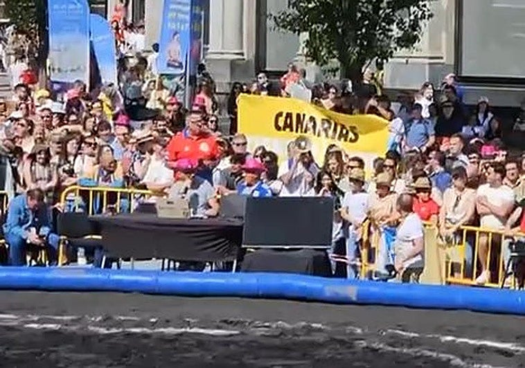 Un grupo de manifestante en plena celebración de la luchada en Callao, Madrid.