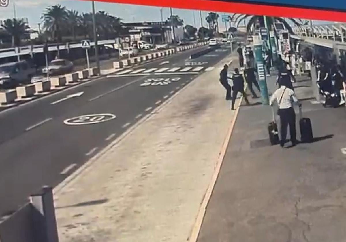 Imagen principal - Distintas secuencias del tiroteo donde resultó muerto el joven migrante.