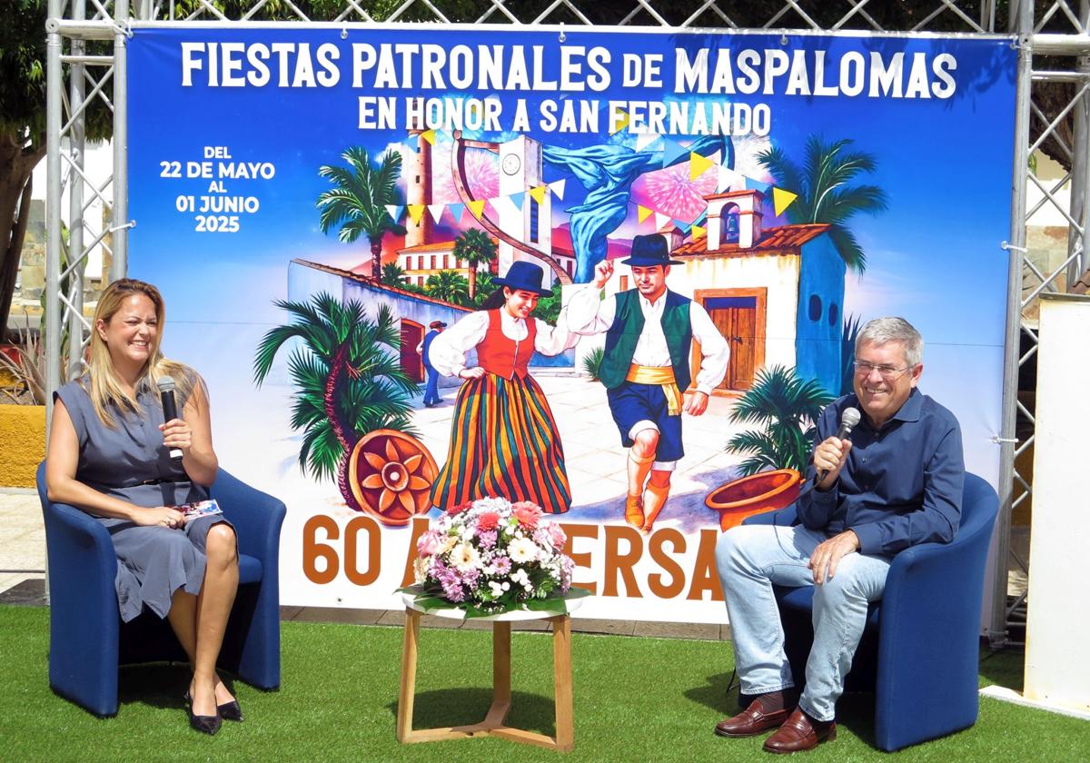 Yilenia Vega y Marco Aurelio Pérez, durante la presentación.