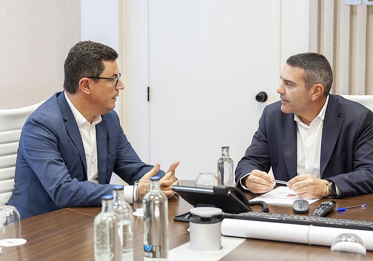 Encuentro entre Pablo Rodríguez y Oswaldo Betancort, este lunes en el Cabildo.