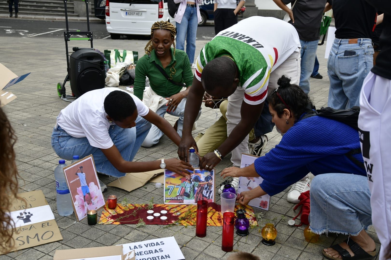 La concentración por la muerte de Abdoulie Bah, abatido en el aeropuerto de Gran Canaria