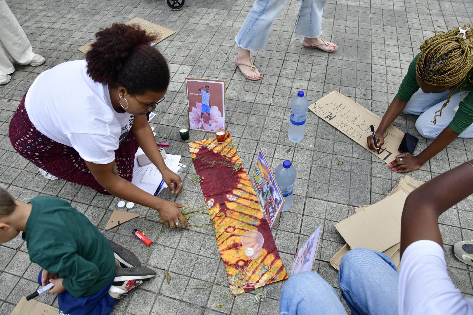 La concentración por la muerte de Abdoulie Bah, abatido en el aeropuerto de Gran Canaria