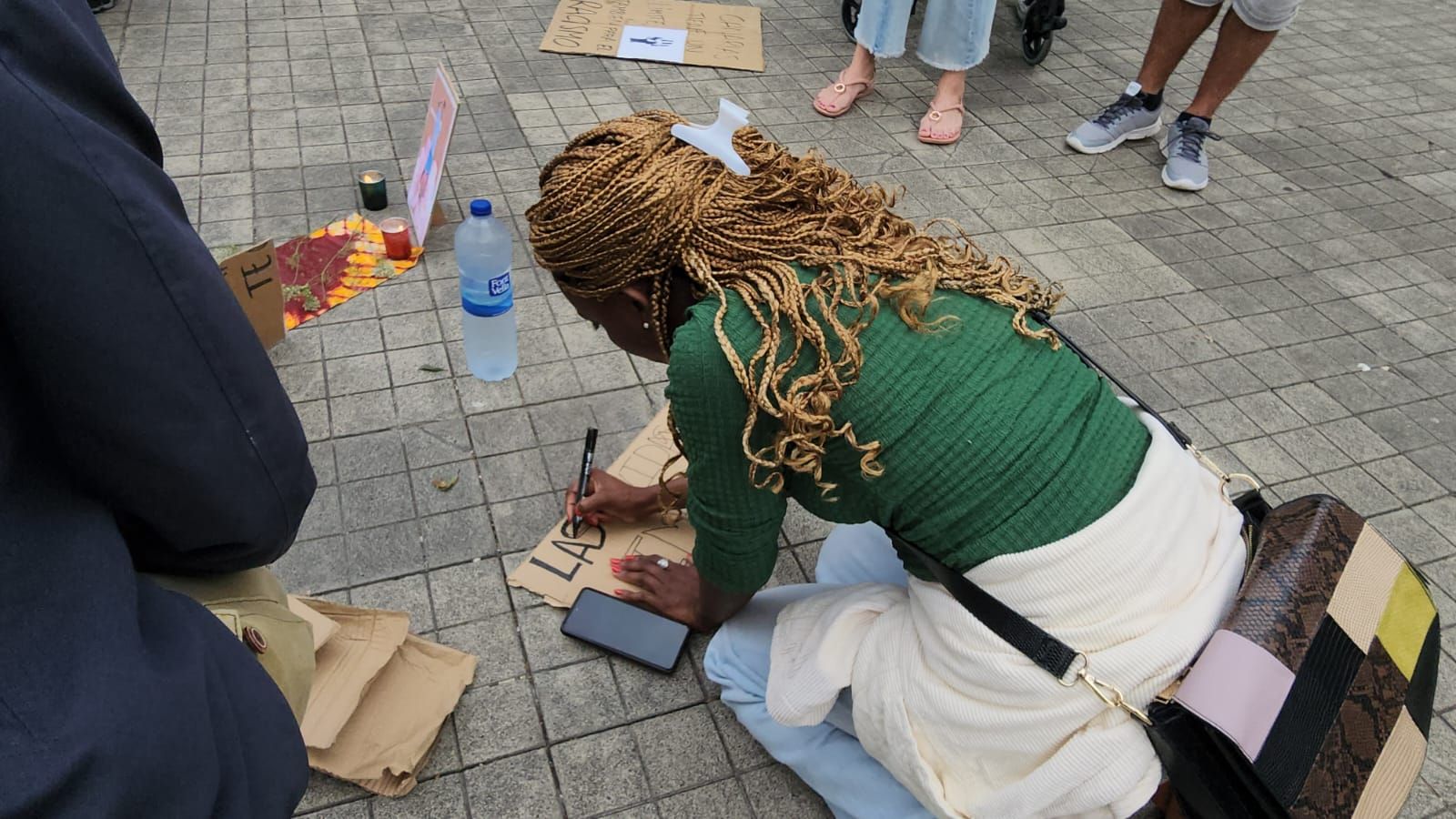 La concentración por la muerte de Abdoulie Bah, abatido en el aeropuerto de Gran Canaria