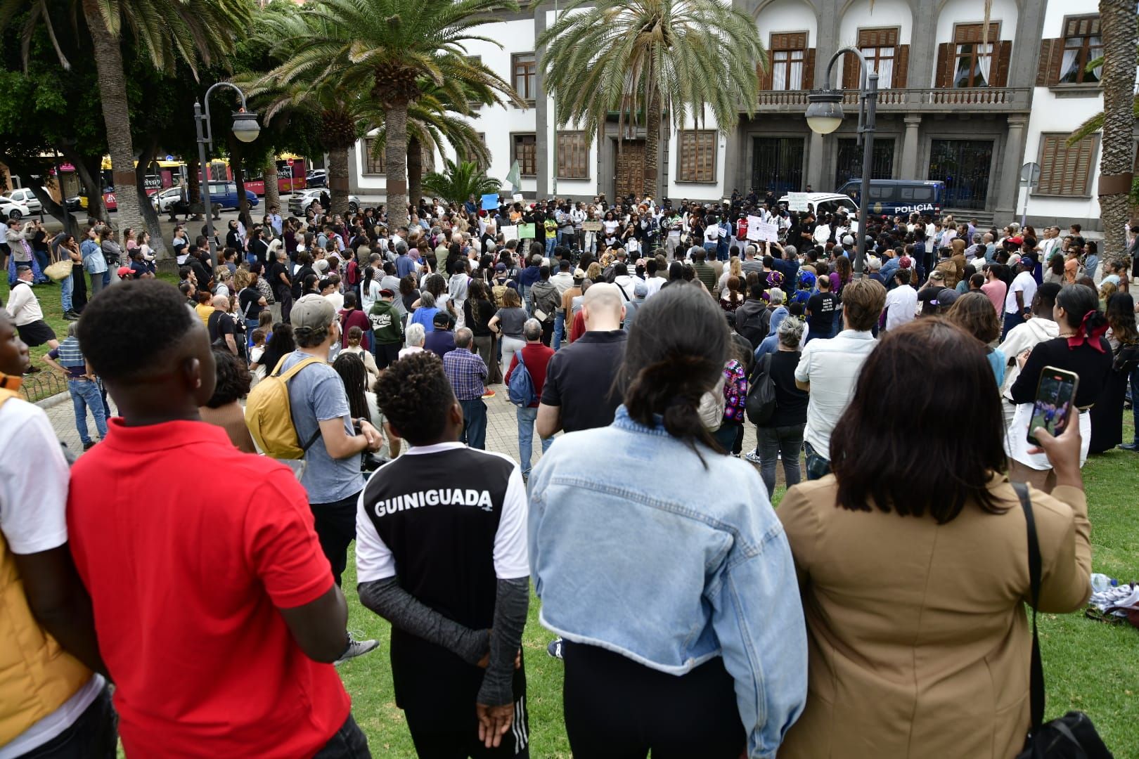 La concentración por la muerte de Abdoulie Bah, abatido en el aeropuerto de Gran Canaria