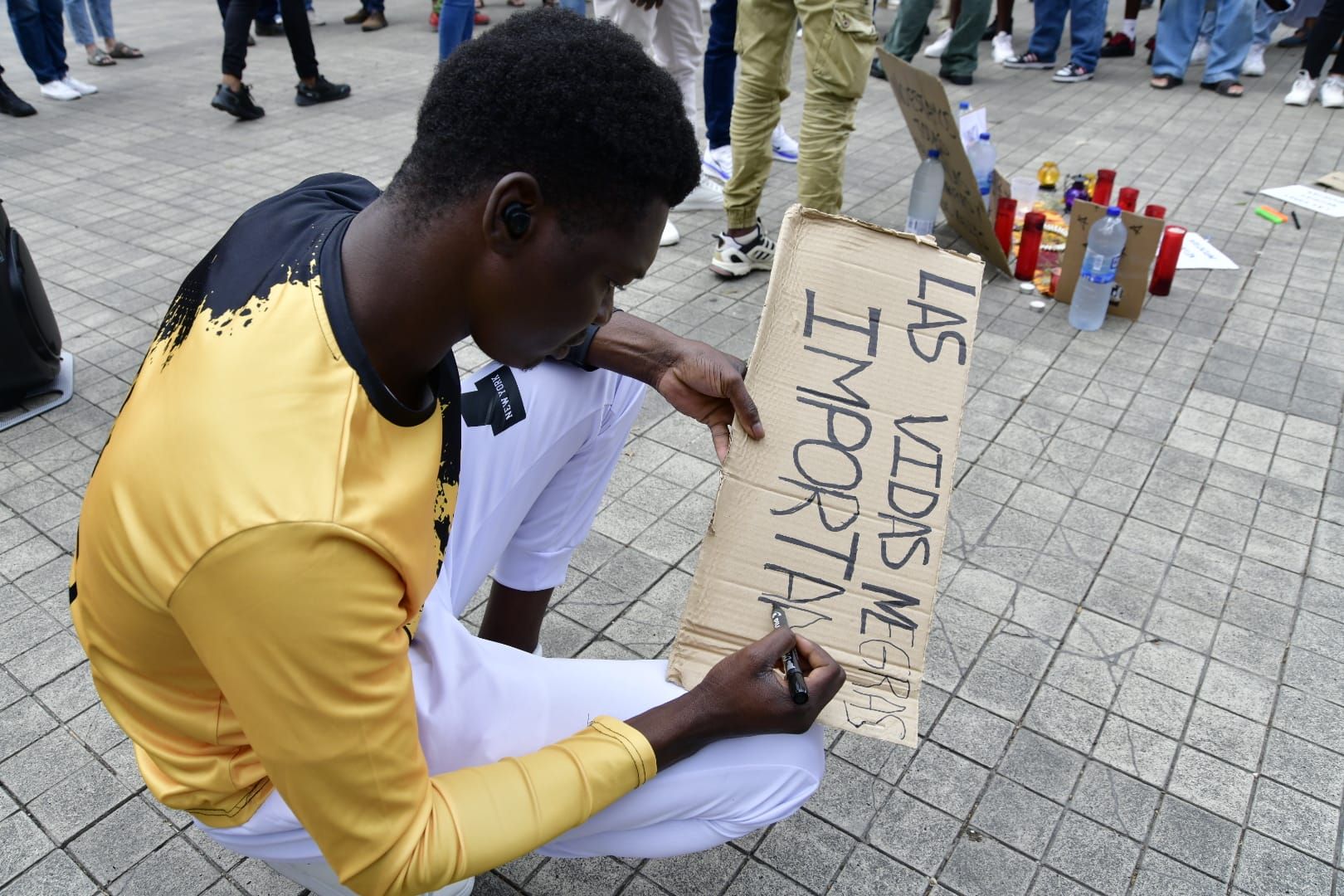 La concentración por la muerte de Abdoulie Bah, abatido en el aeropuerto de Gran Canaria