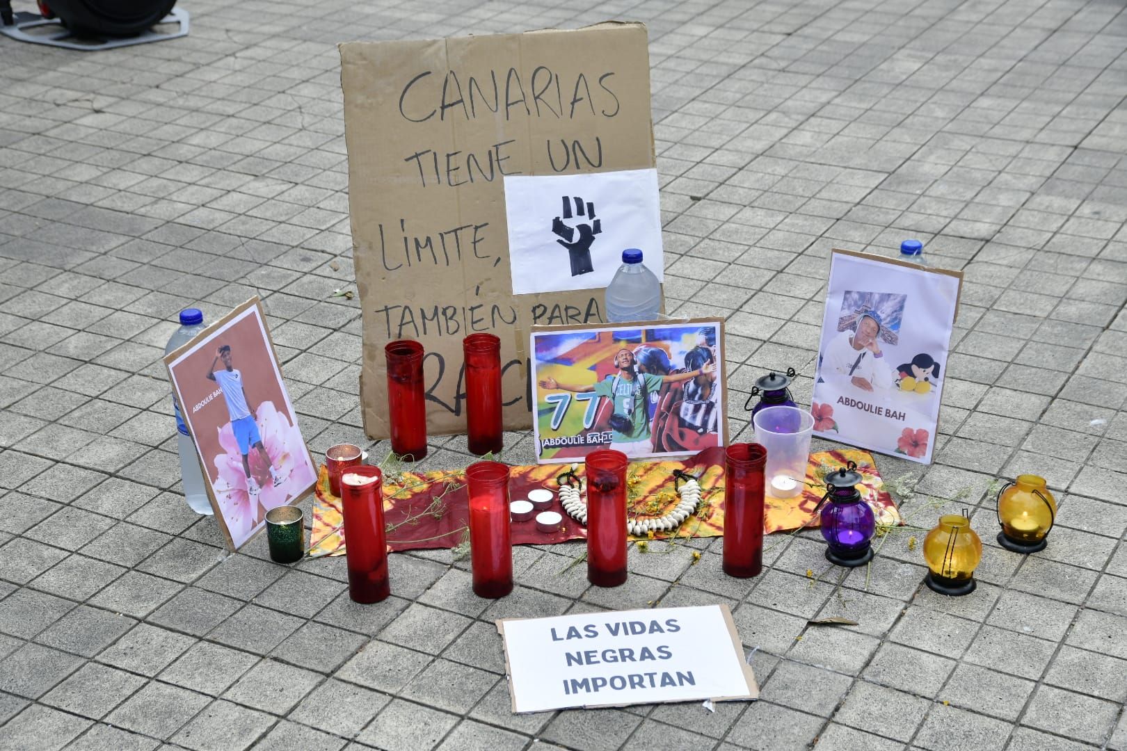 La concentración por la muerte de Abdoulie Bah, abatido en el aeropuerto de Gran Canaria