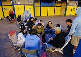 Acampada en el estadio de Gran Canaria por Quevedo