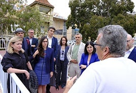 Visita del jurado de expertos con la alcaldesa al entorno del Guniguada.