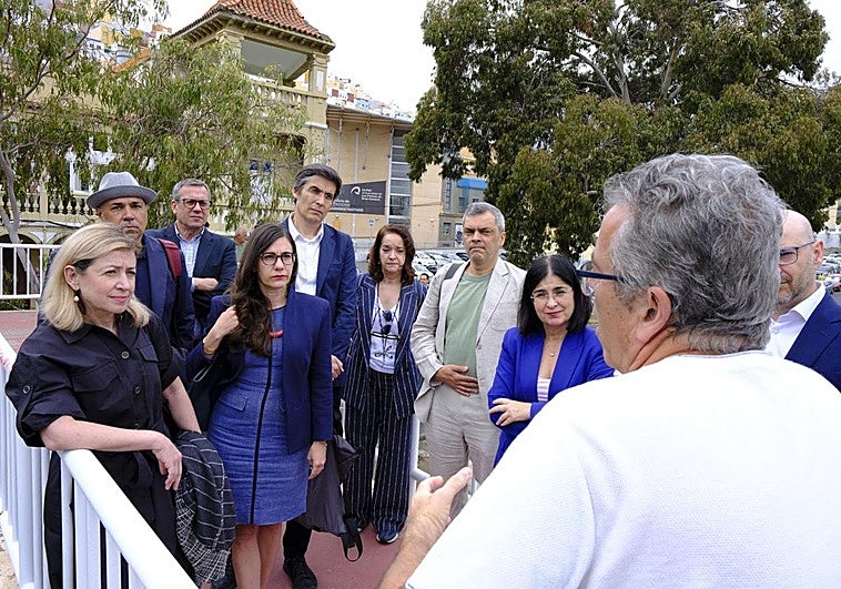 Visita del jurado de expertos con la alcaldesa al entorno del Guniguada.