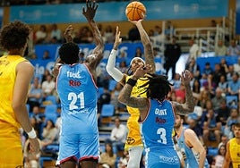 Caleb Homesley, durante una acción de juego en el Municipal Dos Deportes.