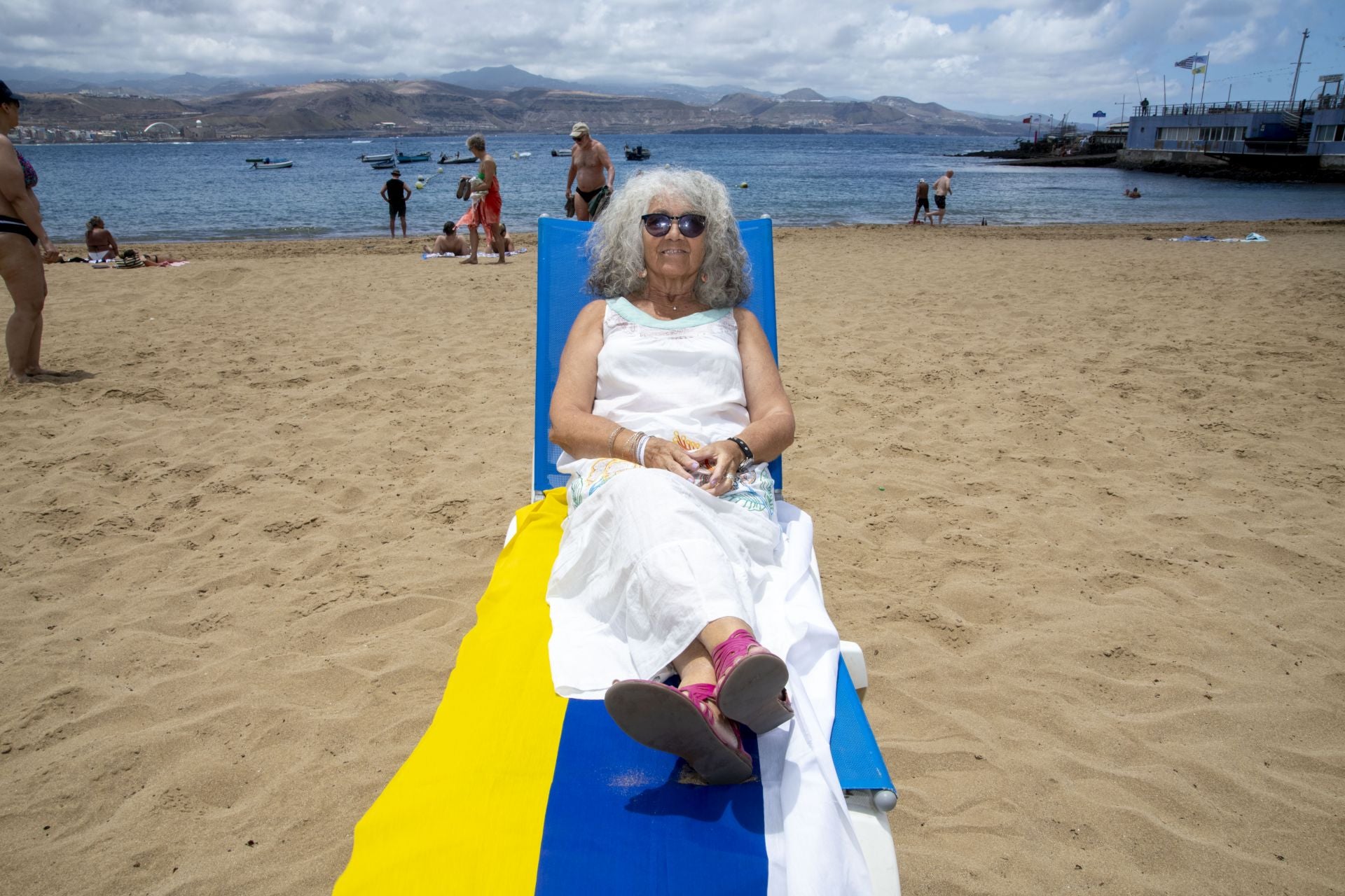 Sila Sánchez, sonriente en Las Canteras, su lugar favorito.