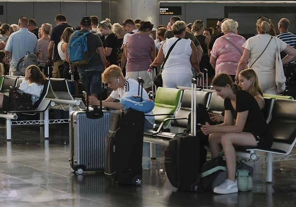 Imagen de archivo de colas en el Aeropuerto de Gran Canaria.