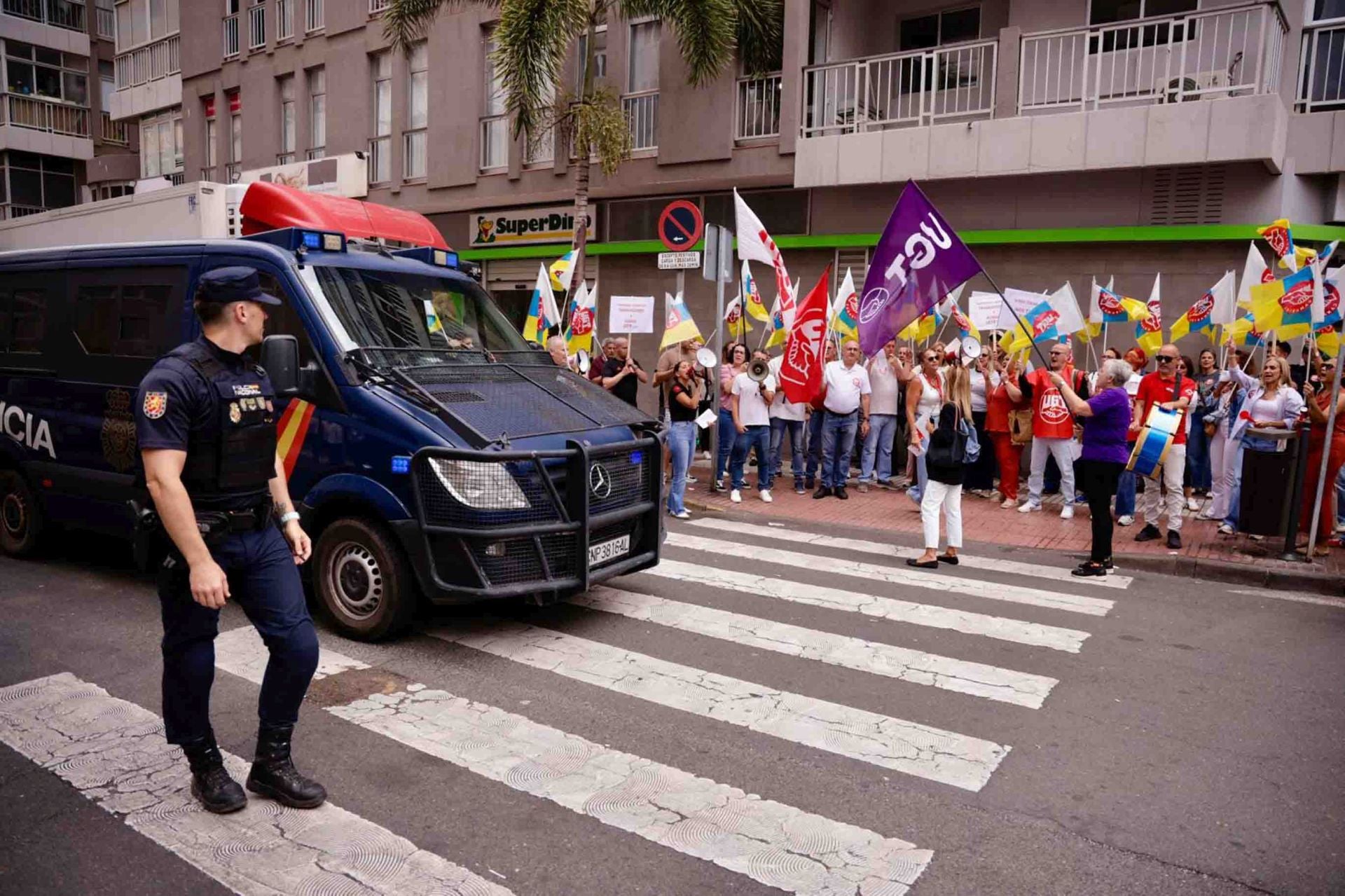 El paro parcial del comercio en Mesa y López por sueldos dignos, en imágenes