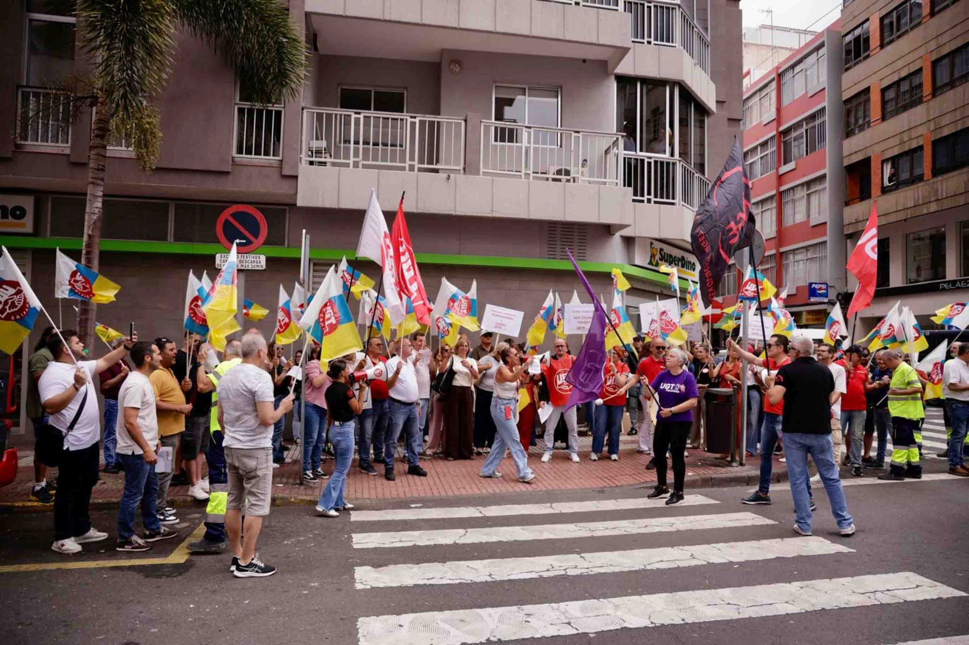 El paro parcial del comercio en Mesa y López por sueldos dignos, en imágenes