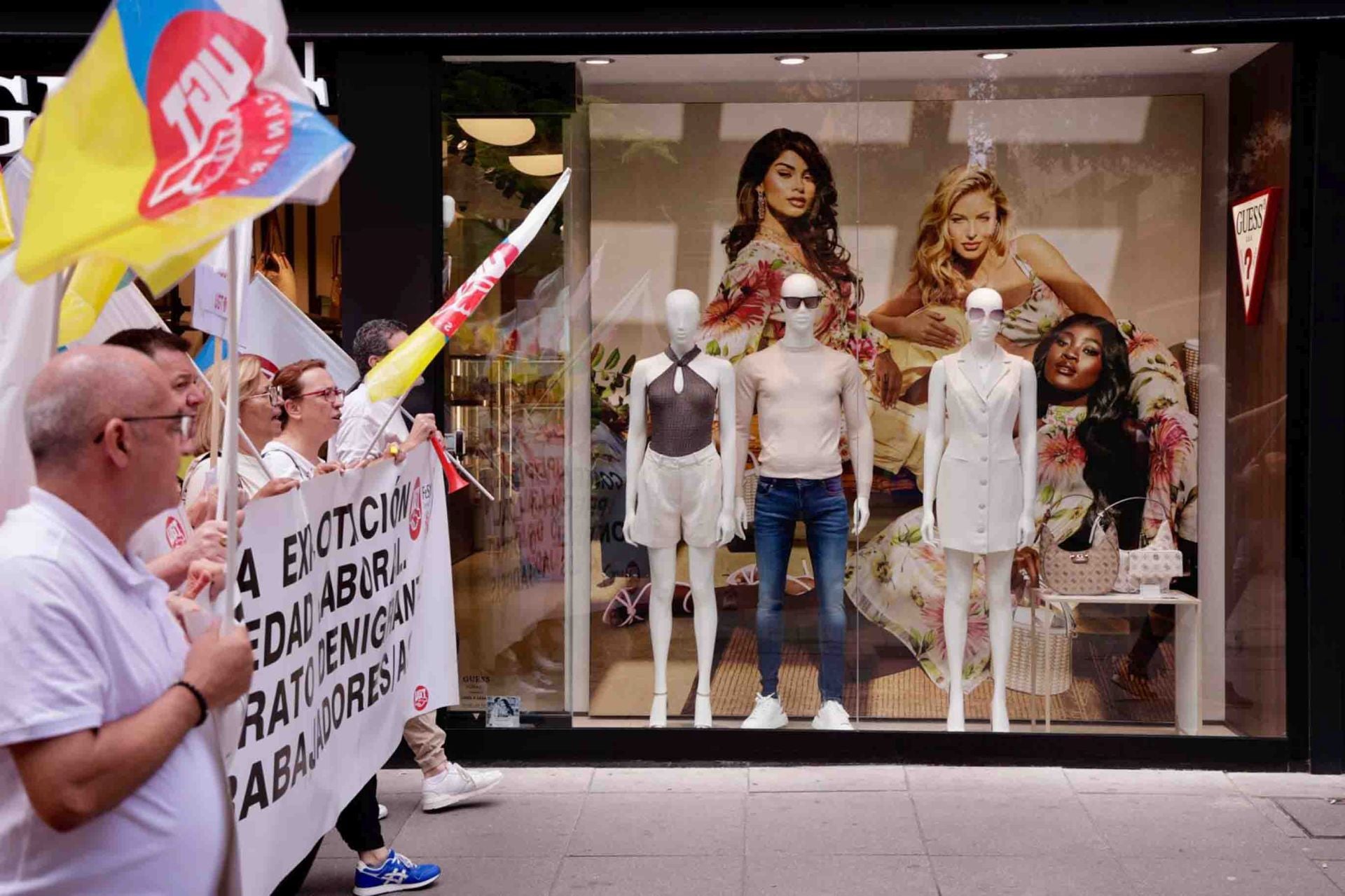 El paro parcial del comercio en Mesa y López por sueldos dignos, en imágenes