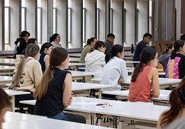 Un grupo de estudiantes se enfrenta a la prueba de acceso a la universidad en la ULPGC.