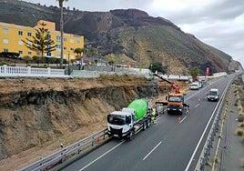 Vista de las obras en los taludes de la GC-2 a la altura de Tinoca.