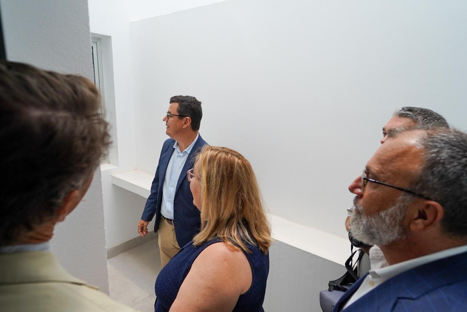 Emoción en la entrega de llaves de ocho viviendas protegidas en Vecindario