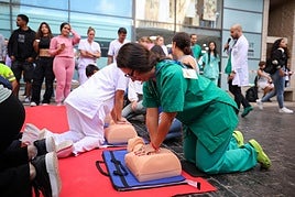 Imagen de archivo de un taller de reanimación cardiopulmonar.