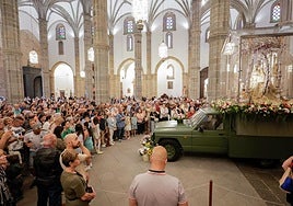 Miles de personas arropan a la Virgen del Pino en su segundo día en la capital