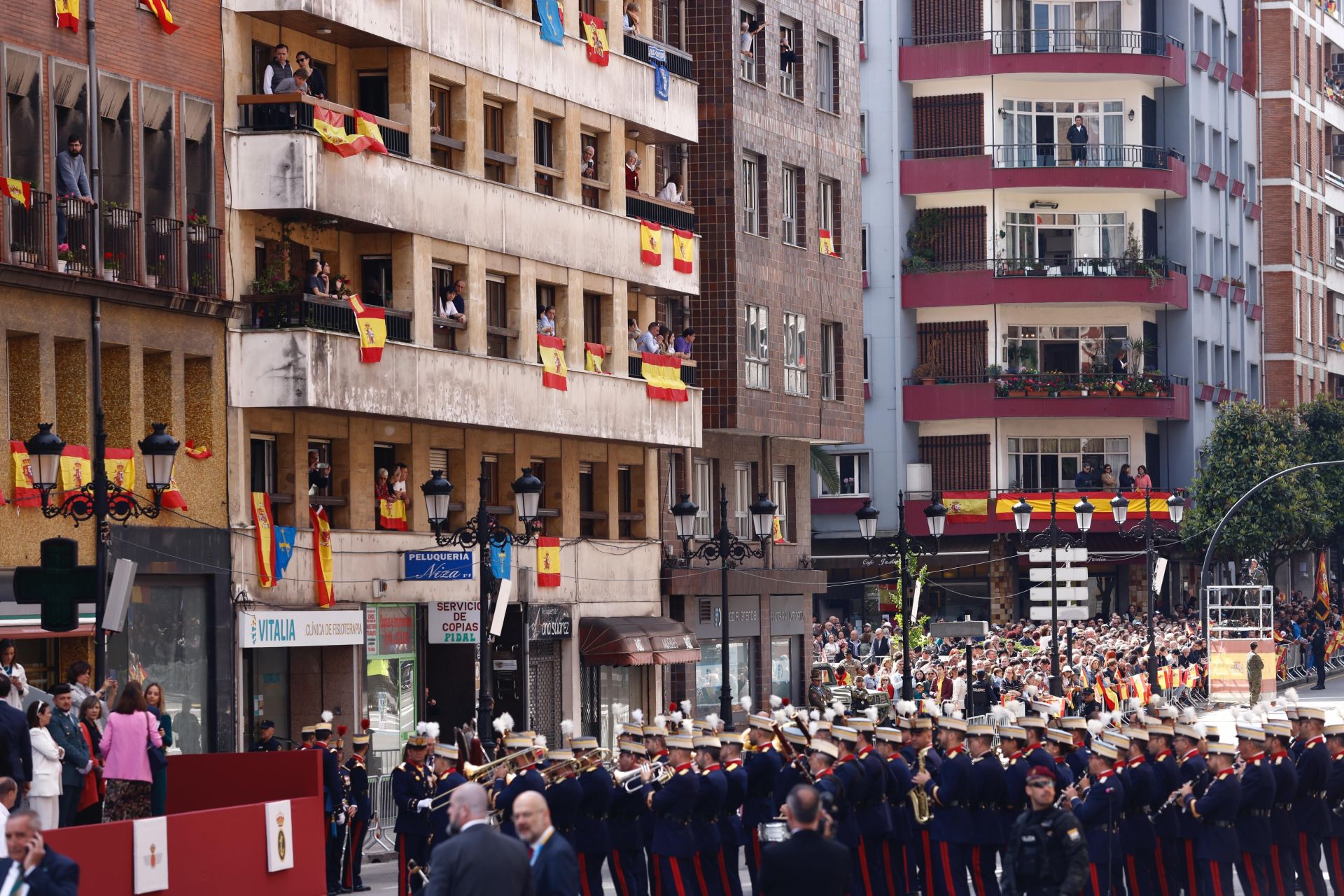 Desfile de agrupaciones militares con motivo del día de las fuerzas armadas, a 25 de mayo de 2024, en Oviedo, Asturias.