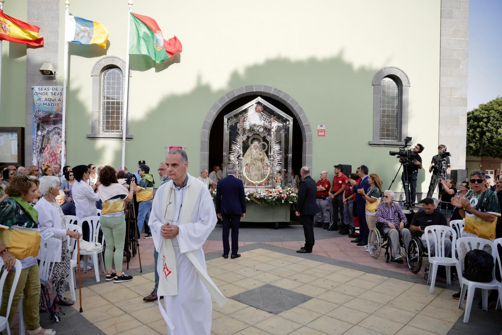 La Virgen del Pino sale a la plaza de San Rafael