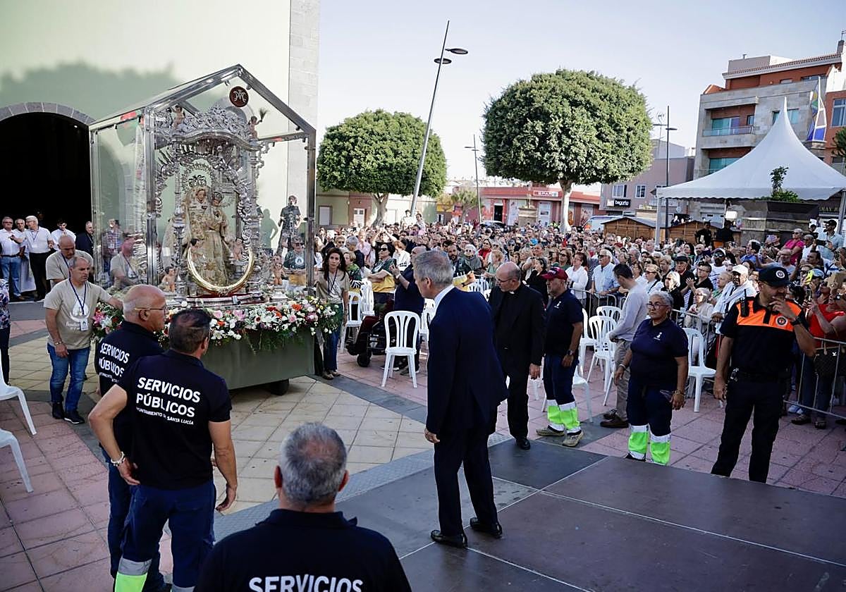 La Virgen del Pino sale a la plaza de San Rafael