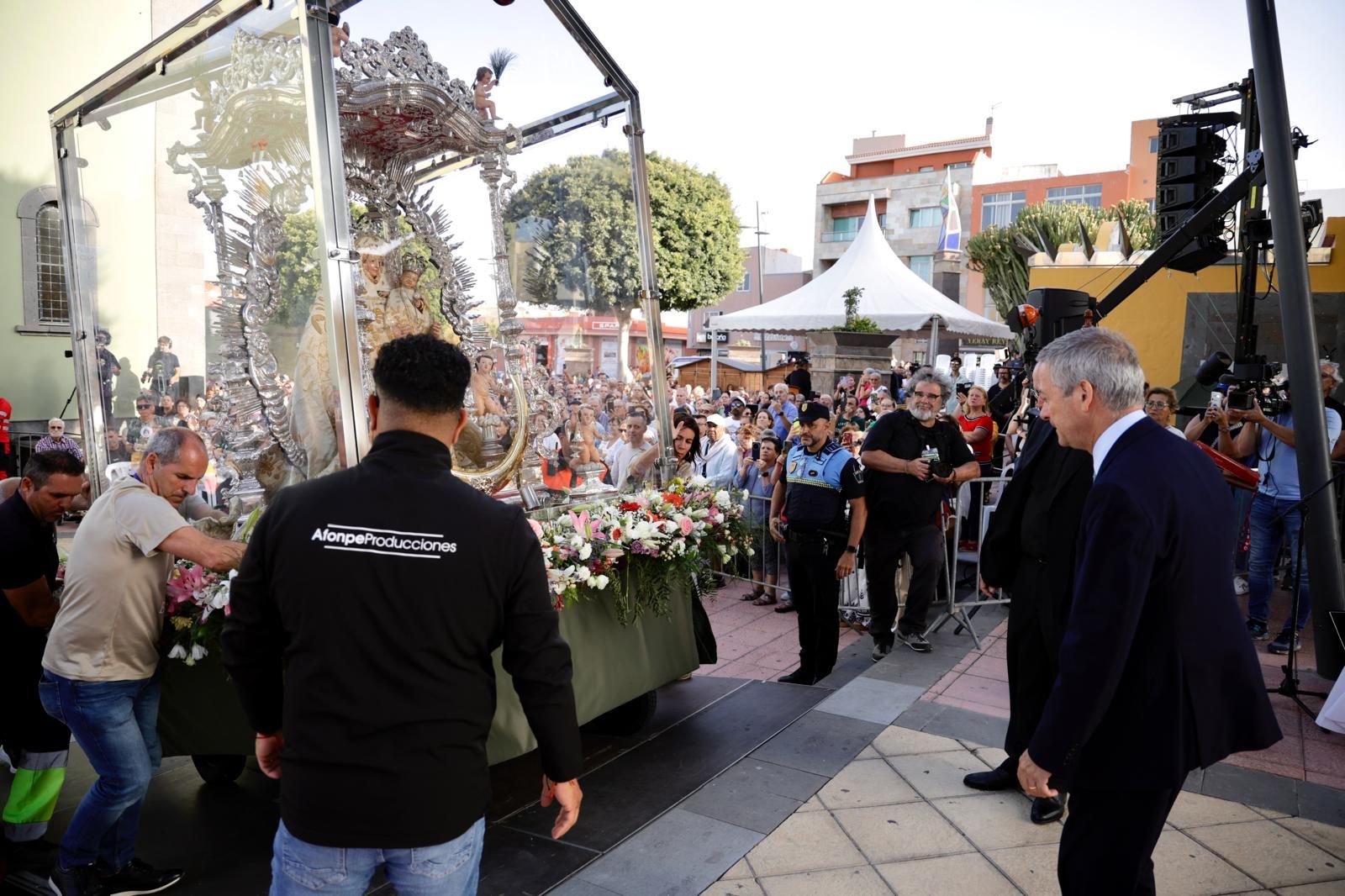 La Virgen del Pino sale a la plaza de San Rafael