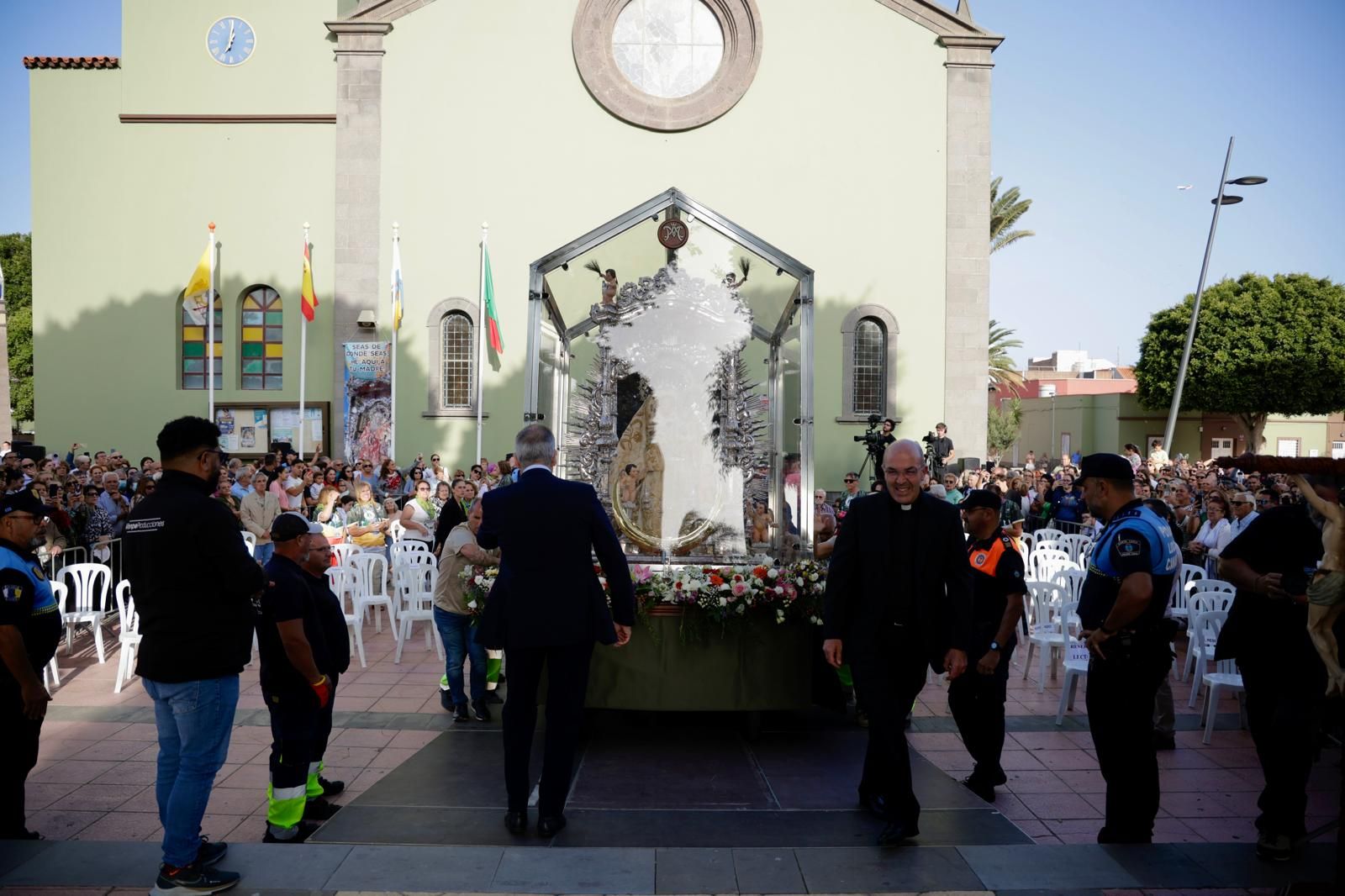 La Virgen del Pino sale a la plaza de San Rafael