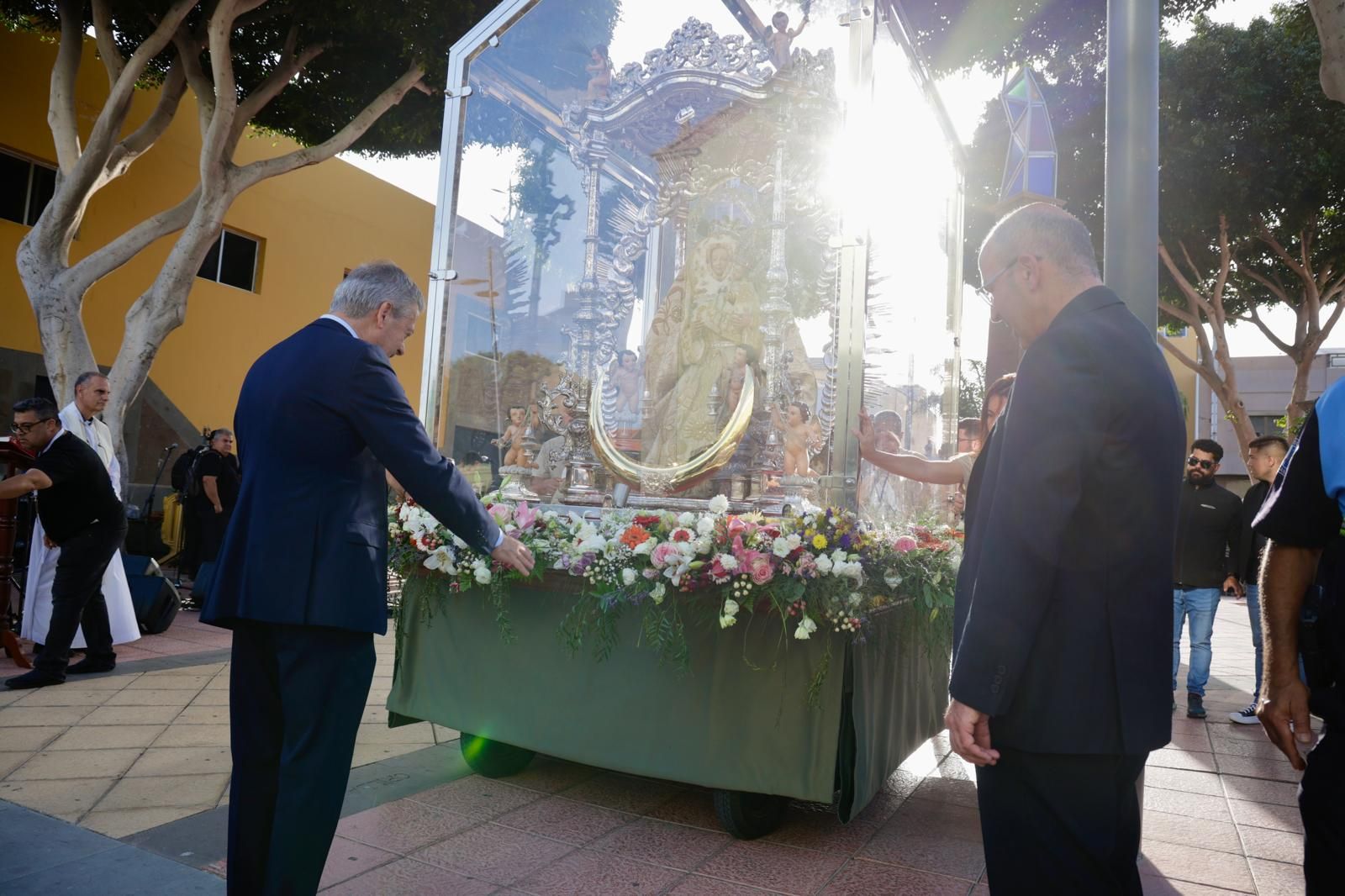 La Virgen del Pino sale a la plaza de San Rafael