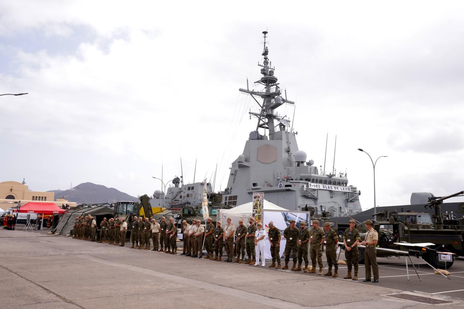 Imágenes de la exposición por los actos del Día de las Fuerzas Armadas en Las Palmas de Gran Canaria