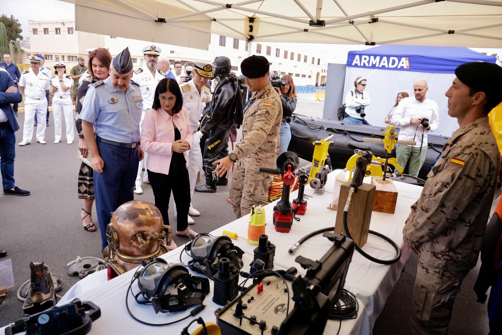 Imágenes de la exposición por los actos del Día de las Fuerzas Armadas en Las Palmas de Gran Canaria