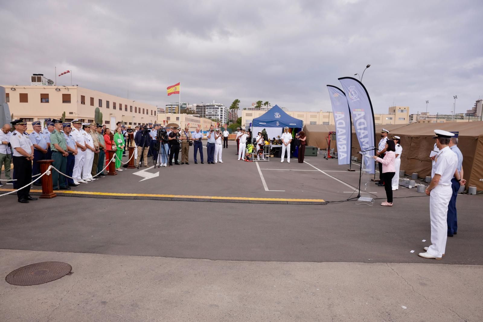 Imágenes de la exposición por los actos del Día de las Fuerzas Armadas en Las Palmas de Gran Canaria