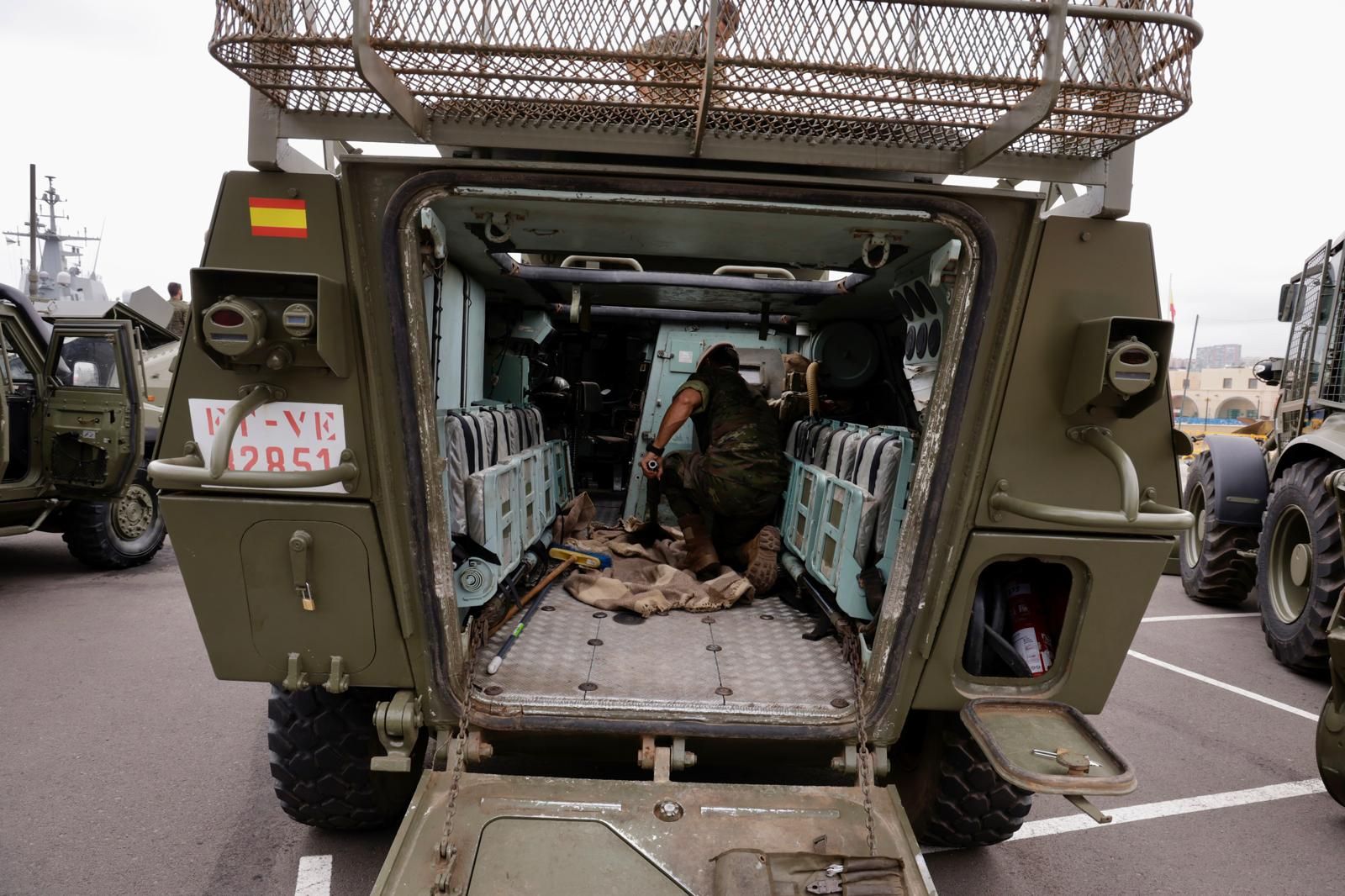 Imágenes de la exposición por los actos del Día de las Fuerzas Armadas en Las Palmas de Gran Canaria