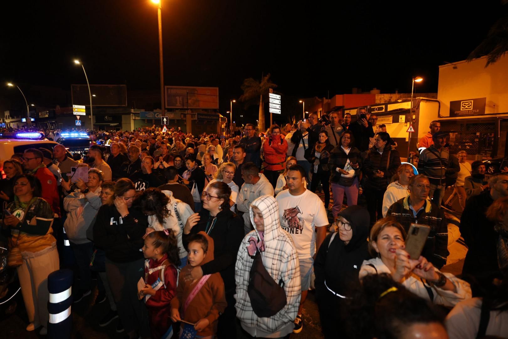 Devoción y tradición: la Virgen del Pino llena de fe las calles de Vecindario