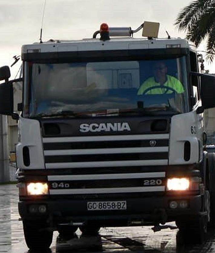 Imagen secundaria 2 - El servicio de Limpieza celebra sus cuatro décadas sintiéndose «olvidados» por Darias