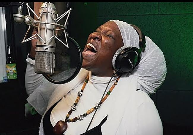 Queen Omega traerá el reggae a El Cotillo.