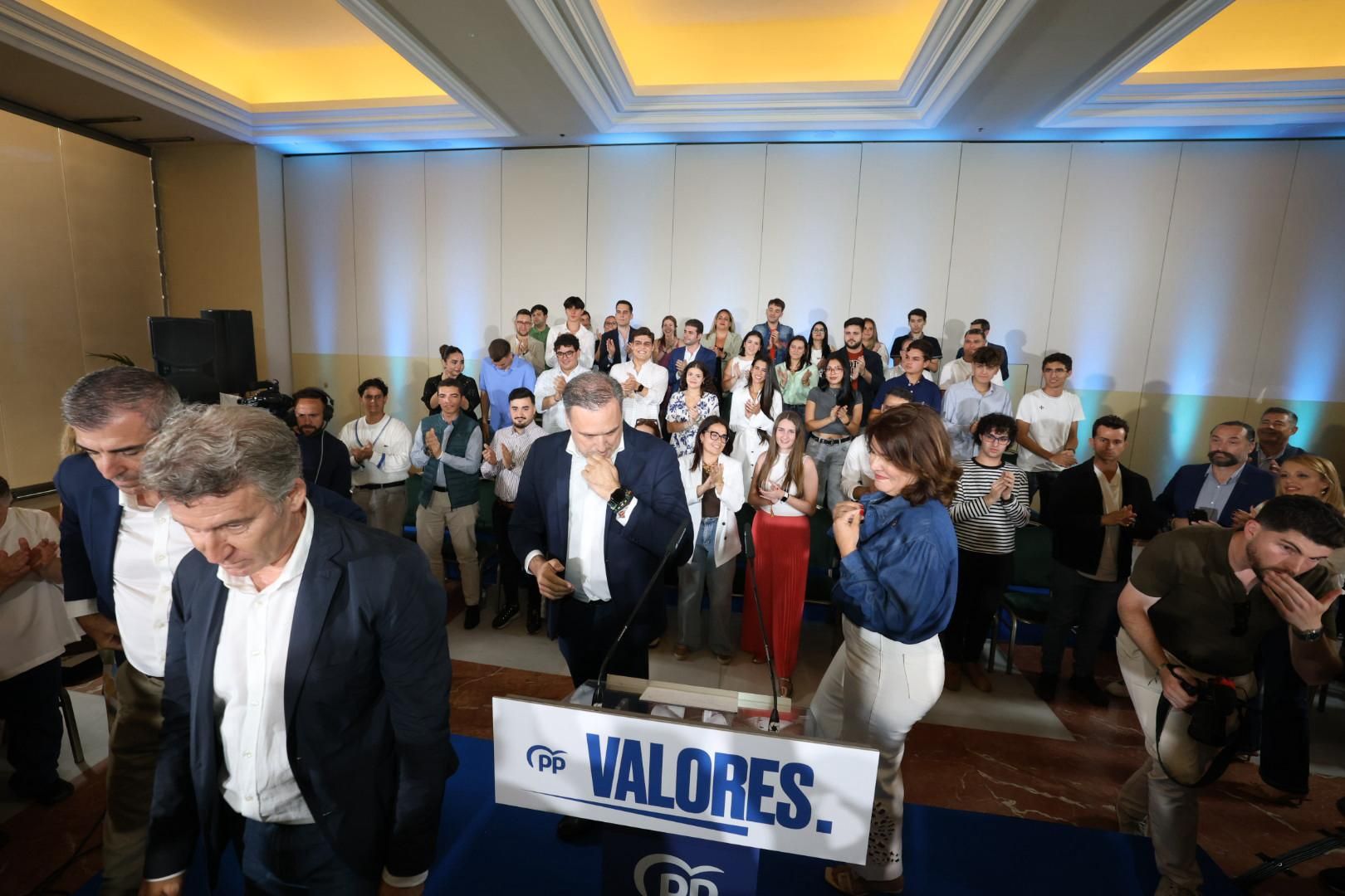 Feijóo atrae masas en el acto del Partido Popular en Las Palmas de Gran Canaria