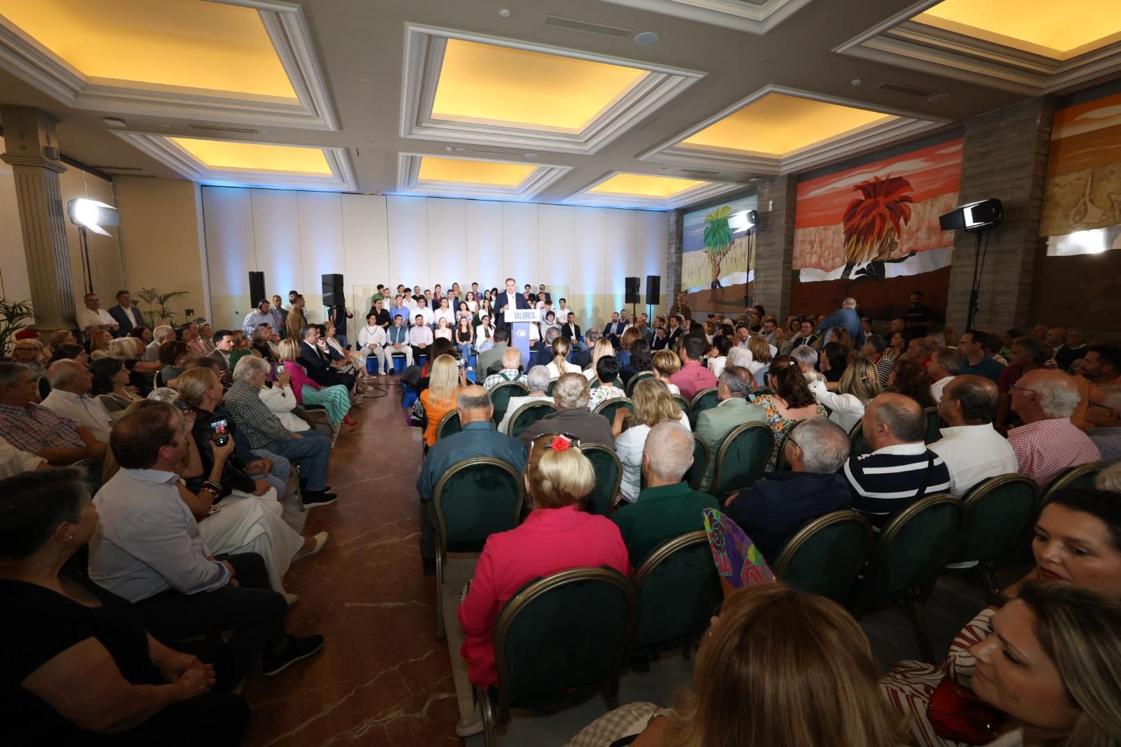 Feijóo atrae masas en el acto del Partido Popular en Las Palmas de Gran Canaria