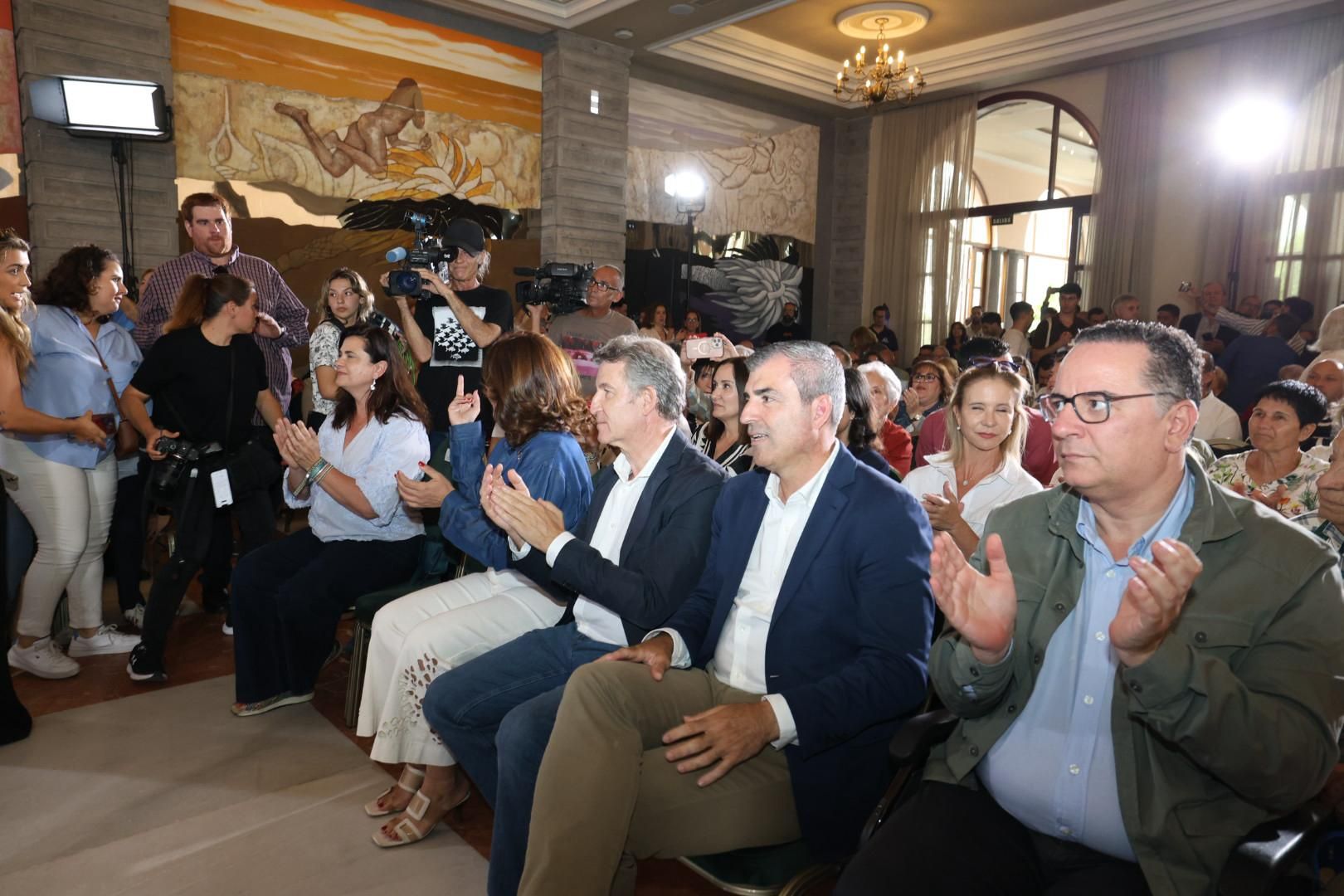 Feijóo atrae masas en el acto del Partido Popular en Las Palmas de Gran Canaria