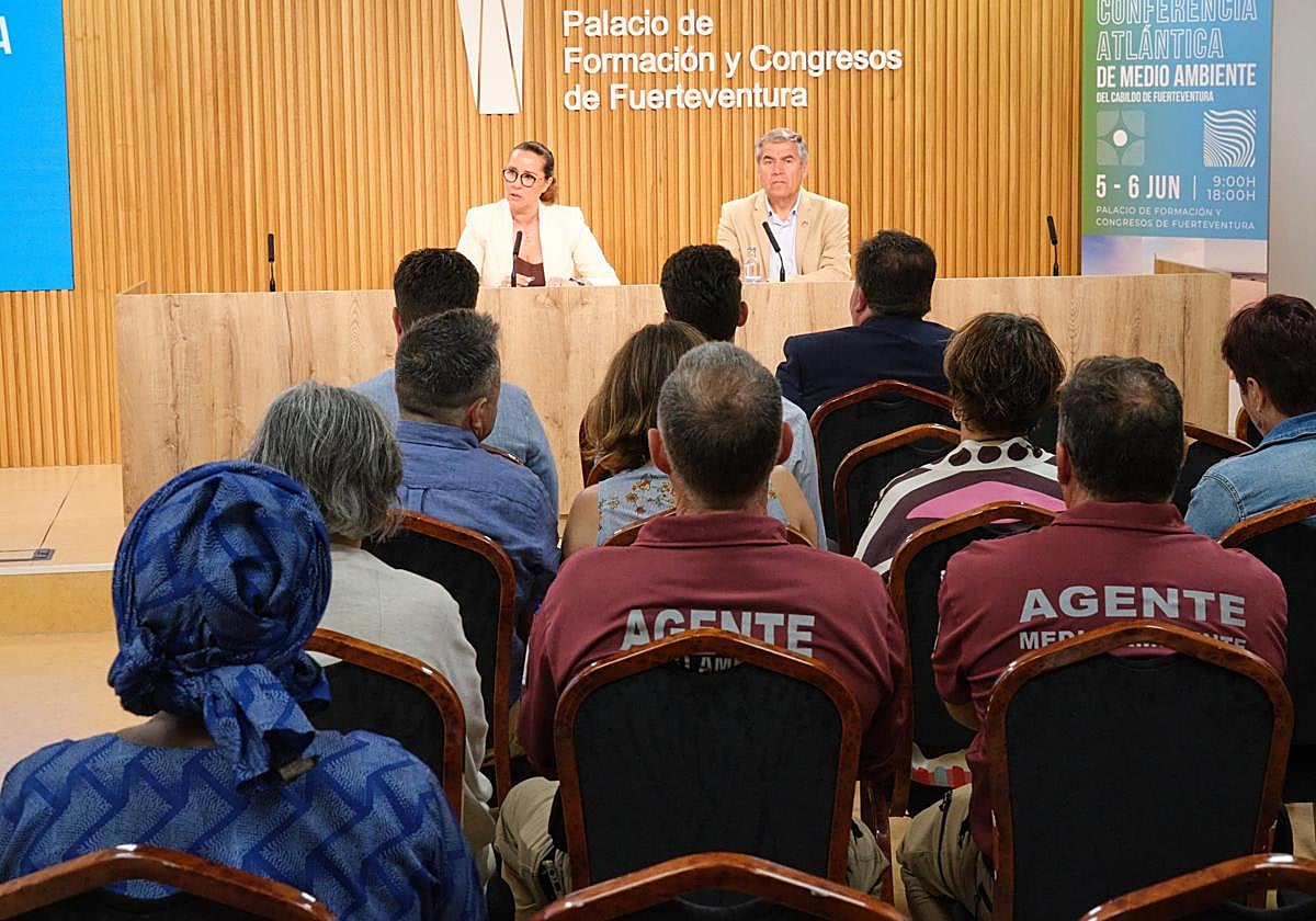 La presidenta Lola García y el consejero Carlos Rodríguez, inauguran las CAMA 2025.