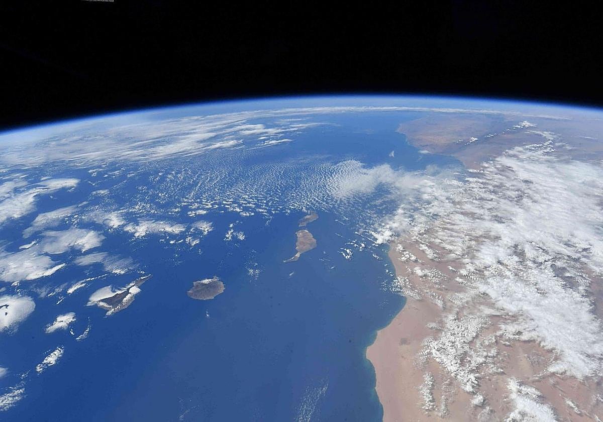 Camino a Europa. Canarias, siempre presente