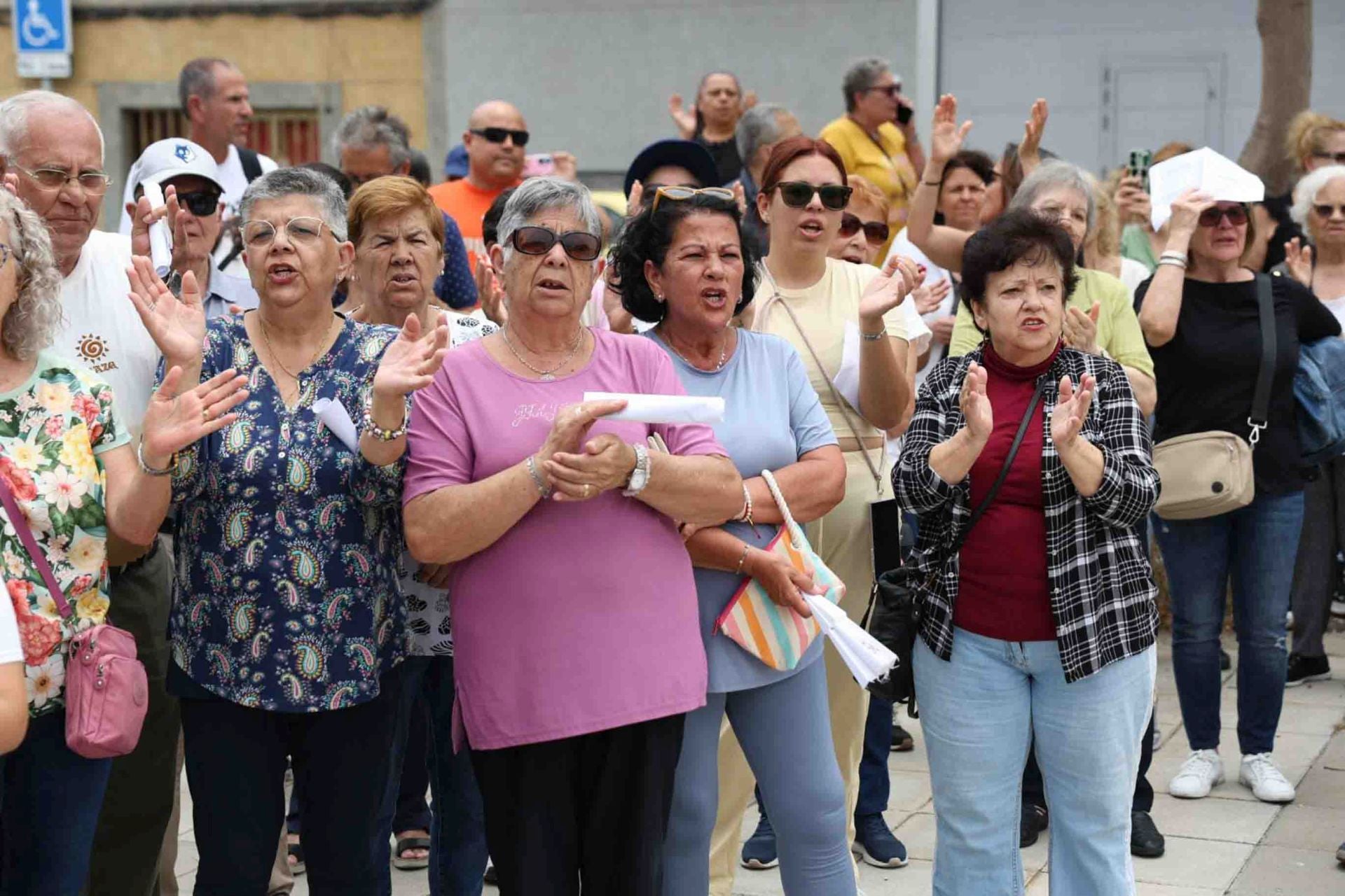 Las protestas de El barrio de Las Torres contra el Plan General, en imágenes