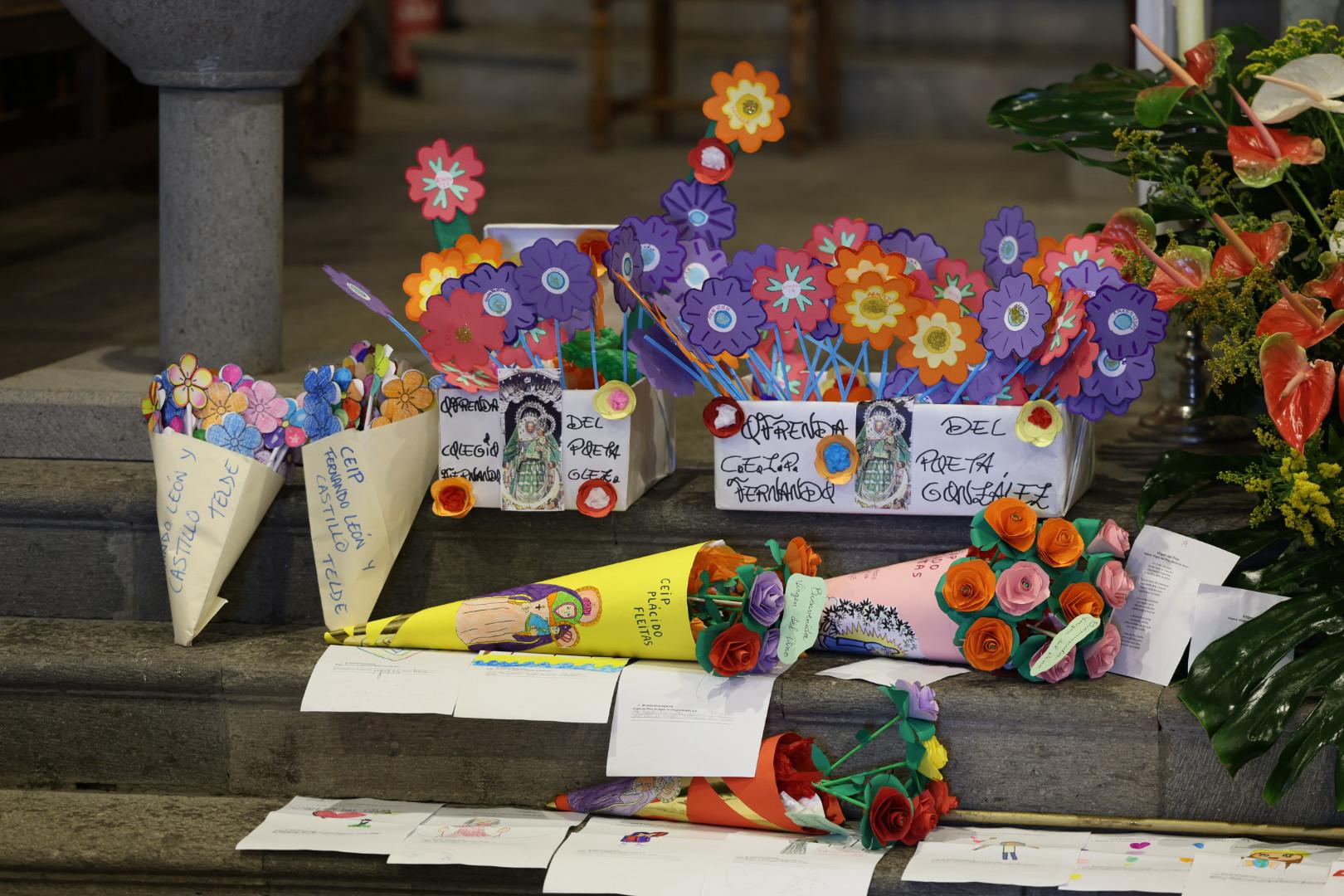 Telde arropa a la Virgen del Pino: devoción y tradición en imágenes