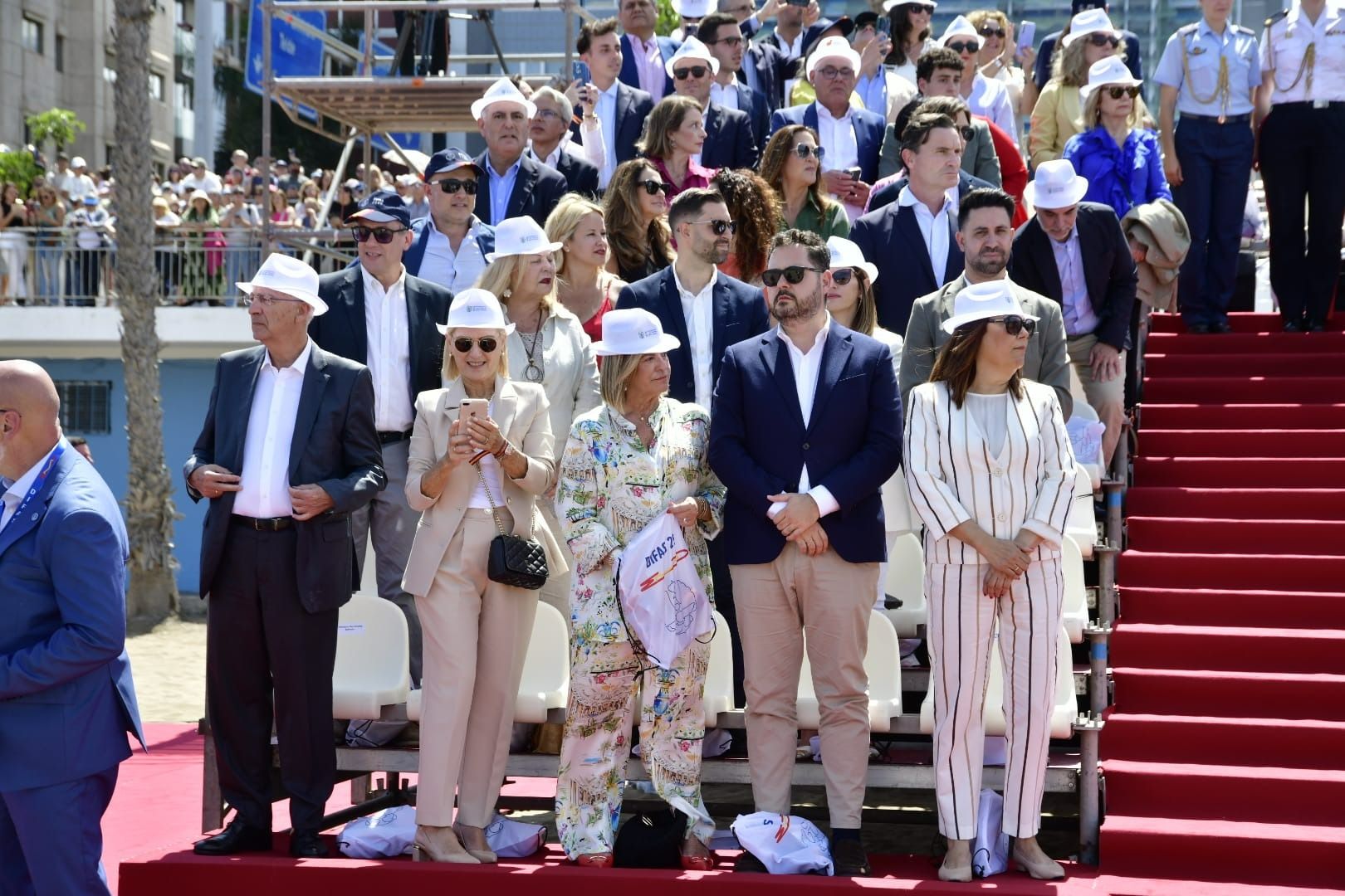 Uniformes y trajes de gala: Día de Las Fuerzas Armadas en Las Palmas de Gran Canaria